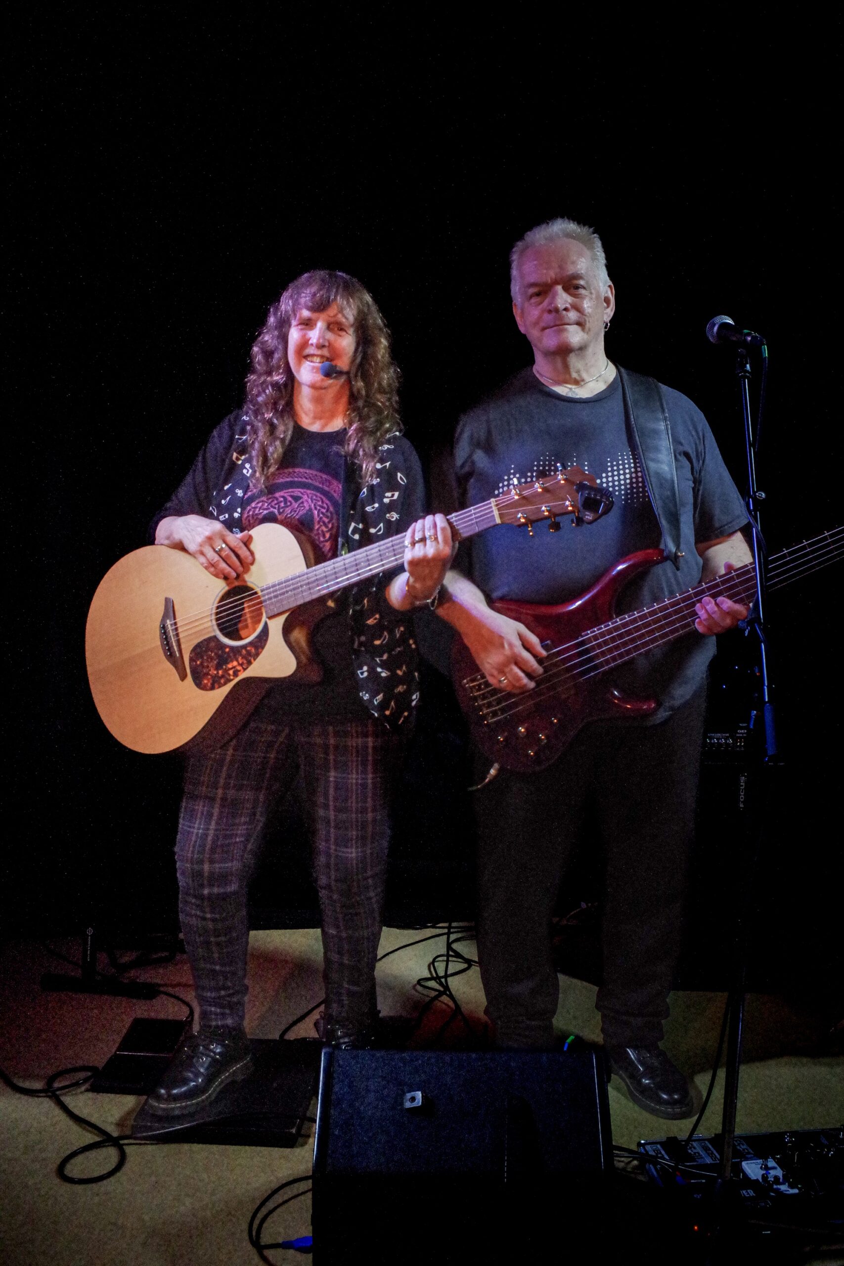 Firedaze - Folk rock duo